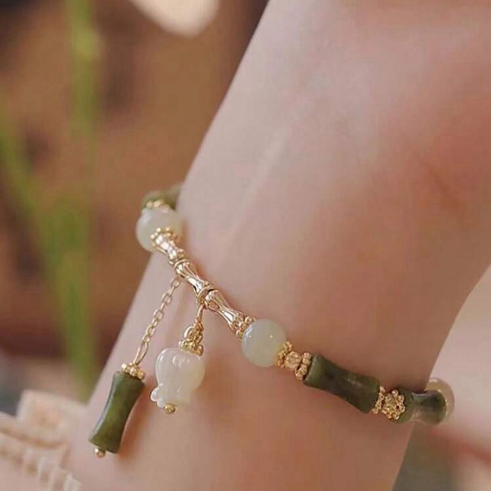 Jade linked charm bracelet - MAKE ME AN OFFER